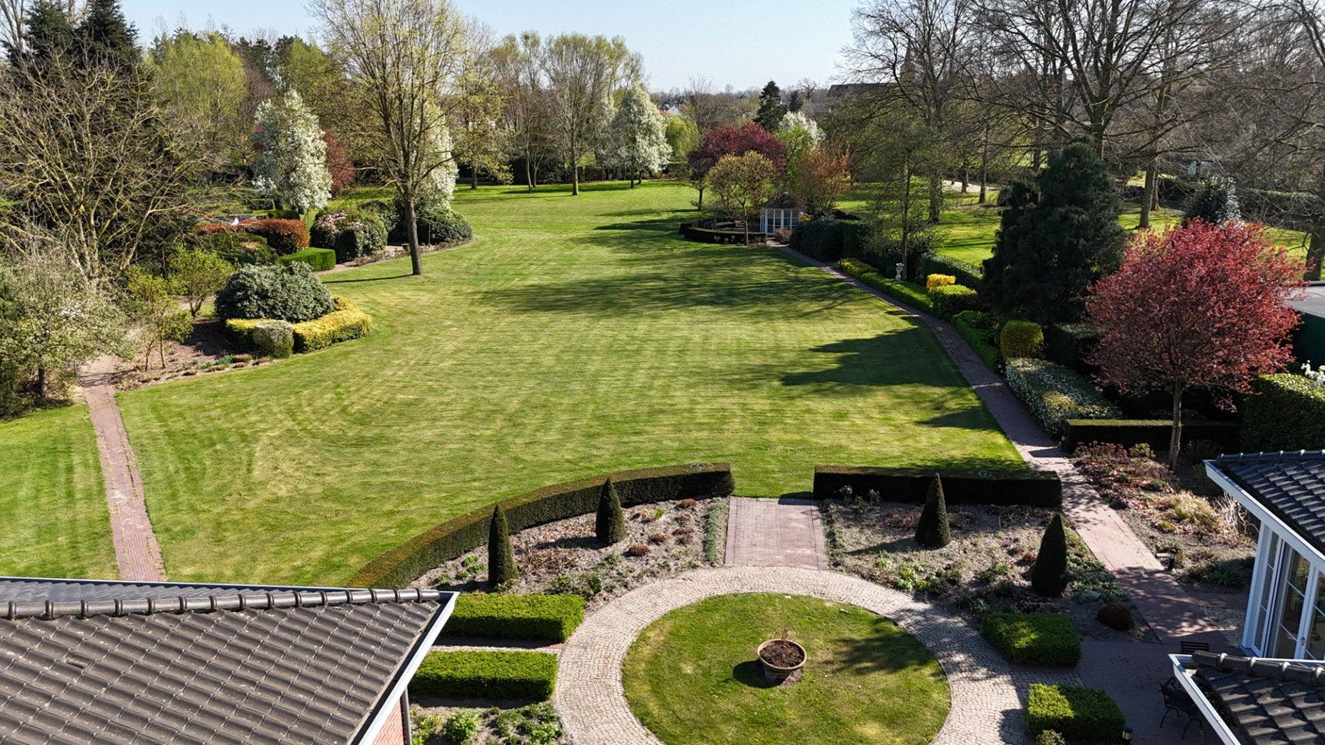 Tijdloze, stijlvolle villa met parktuin op toplocatie. foto 5