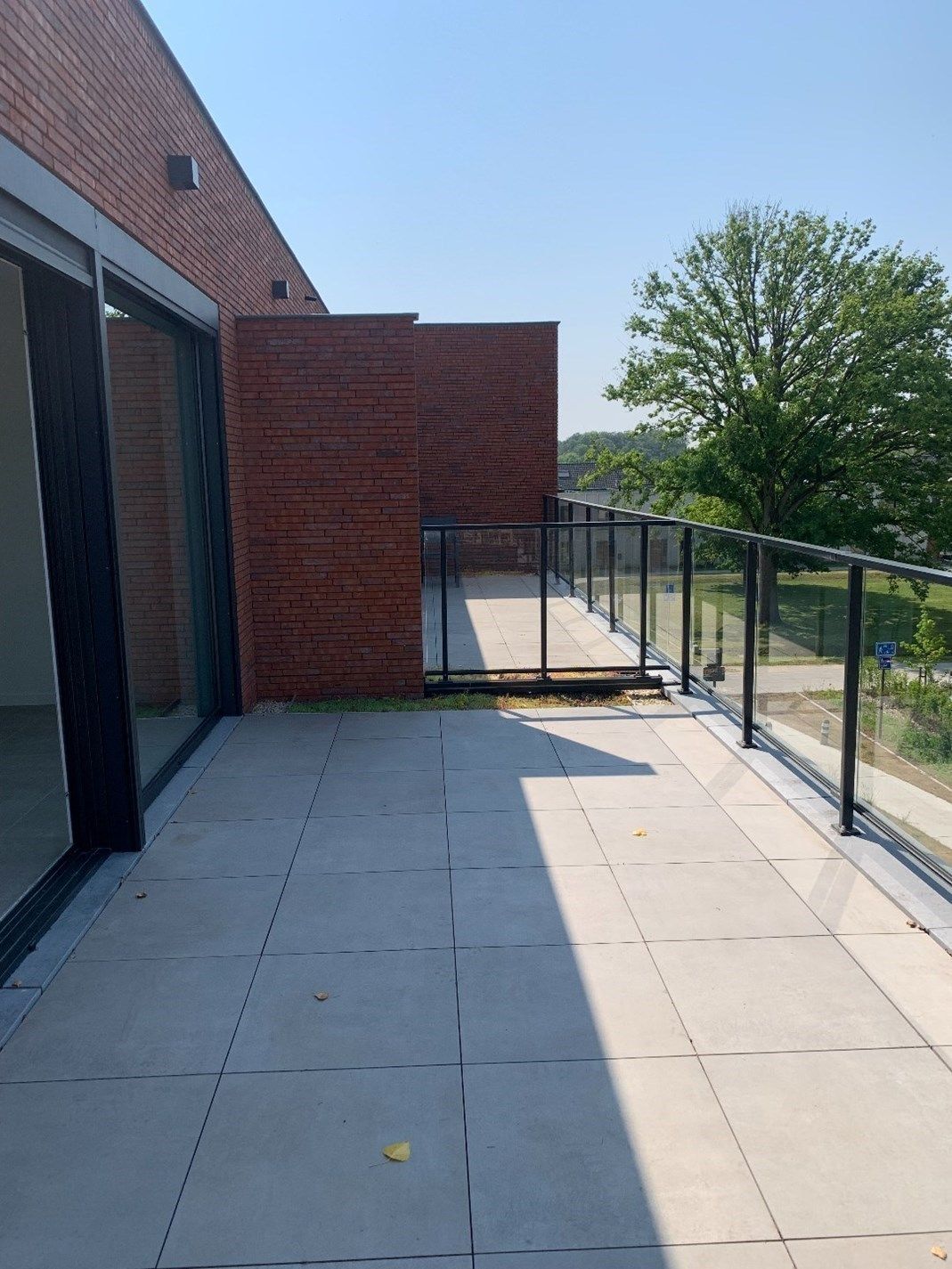 1-slpk app met terrassen en parkeerplaats foto 5