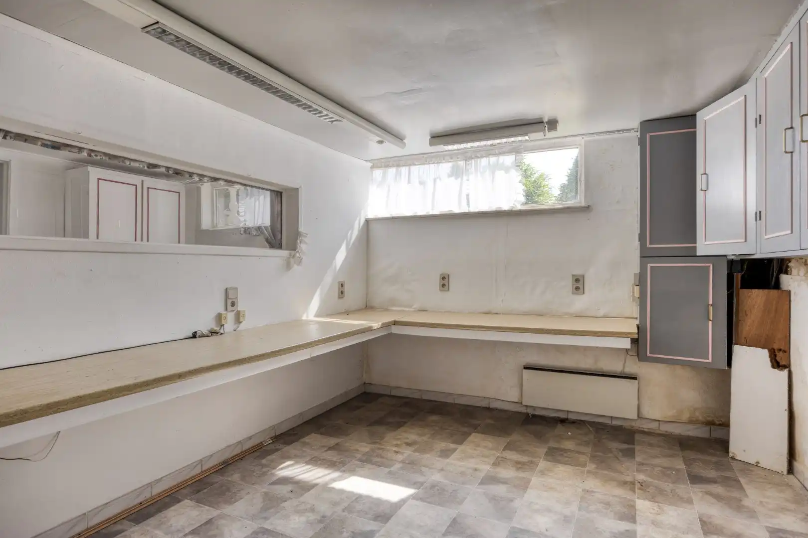 BUNGALOW – 2/4 kamers, garage & kelders – 1650 BEERSEL foto 18