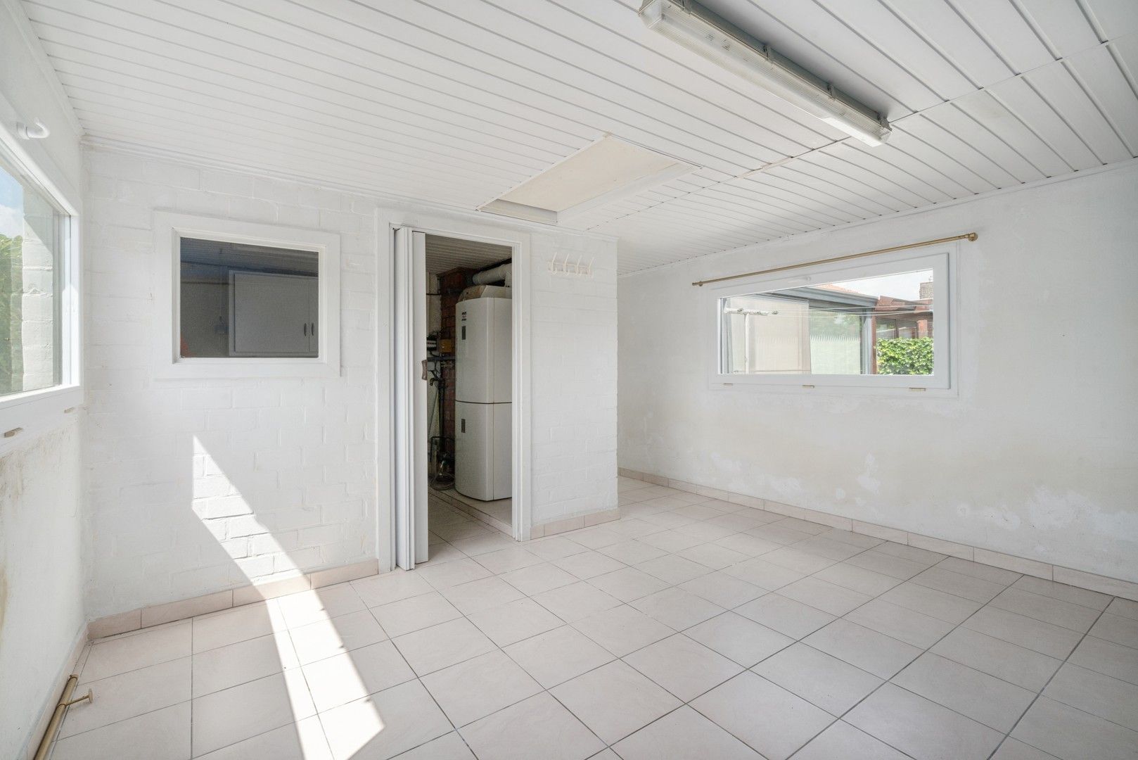 Halfopen woning met tuin en garage op landelijke toplocatie nabij alle invalswegen foto 20