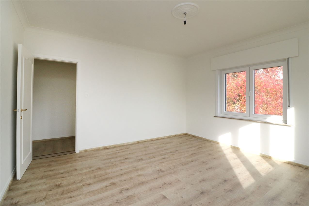 Villawoning met 4 slaapkamers en bijgebouw foto 28