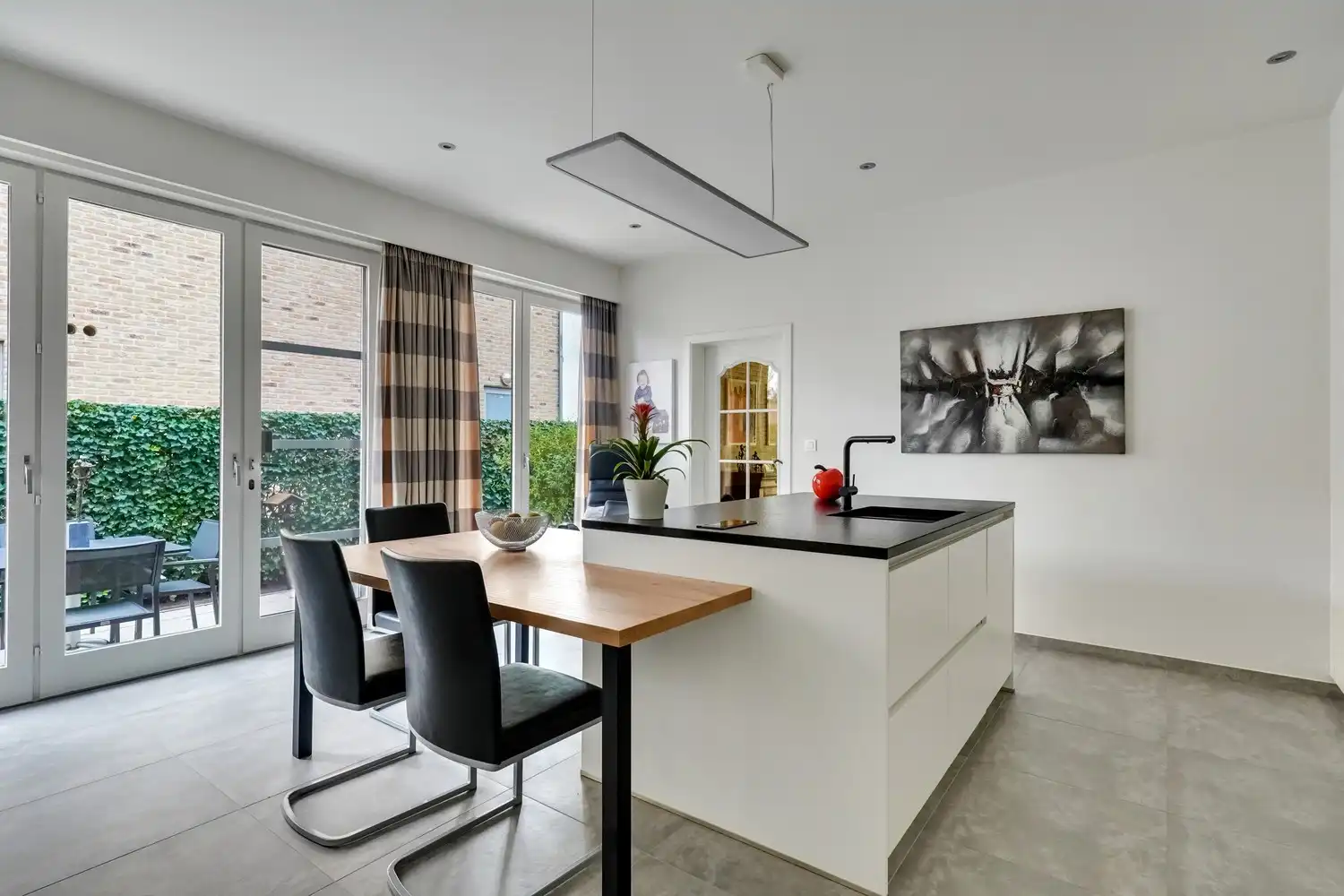 Karaktervol landhuis op 13a62ca, met polyvalente (bedrijfs)hal foto 17