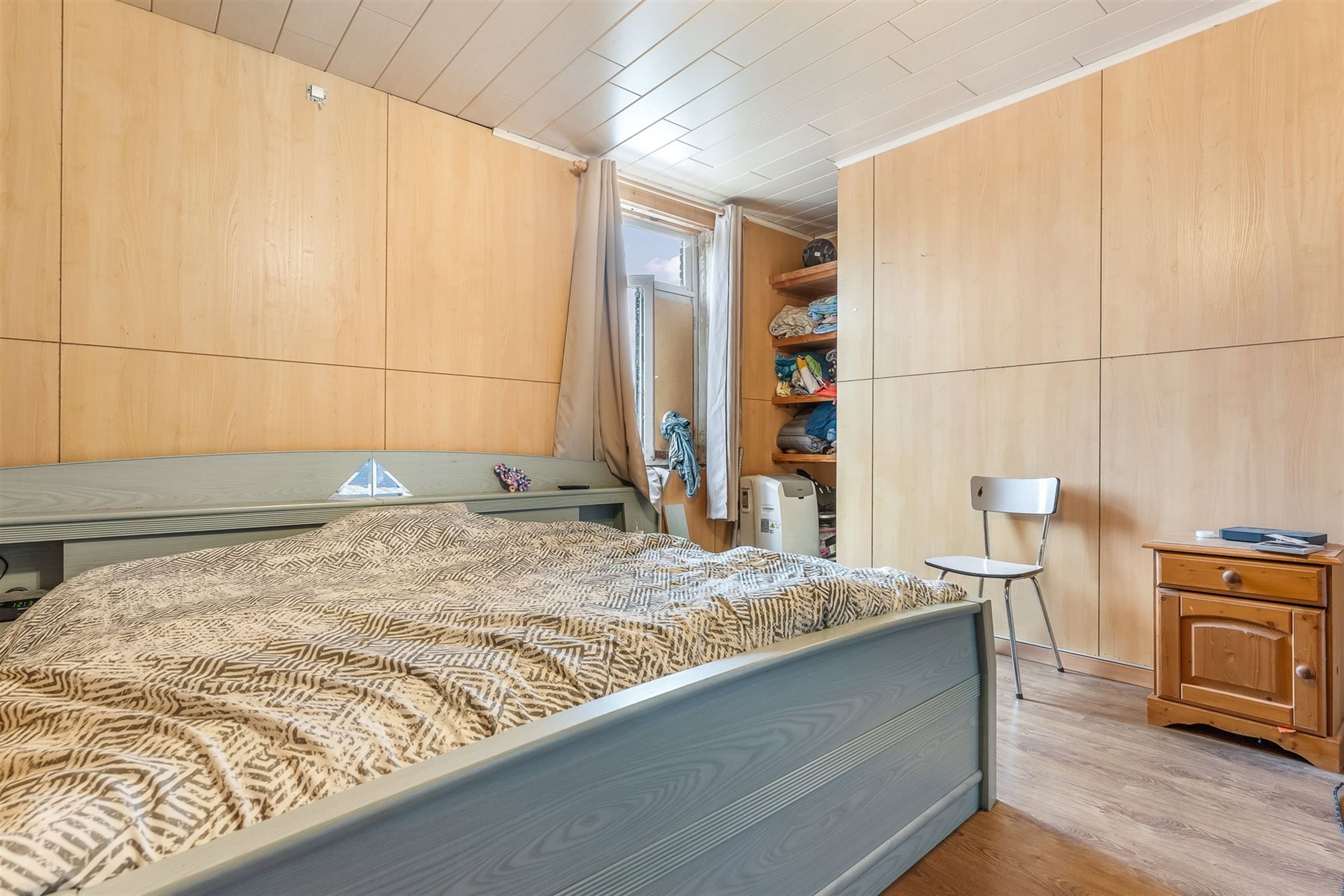 TE RENOVEREN WONING OP 12A86CA MET  RUSTIGE DOCH CENTRALE LIGGING IN STAL foto 11