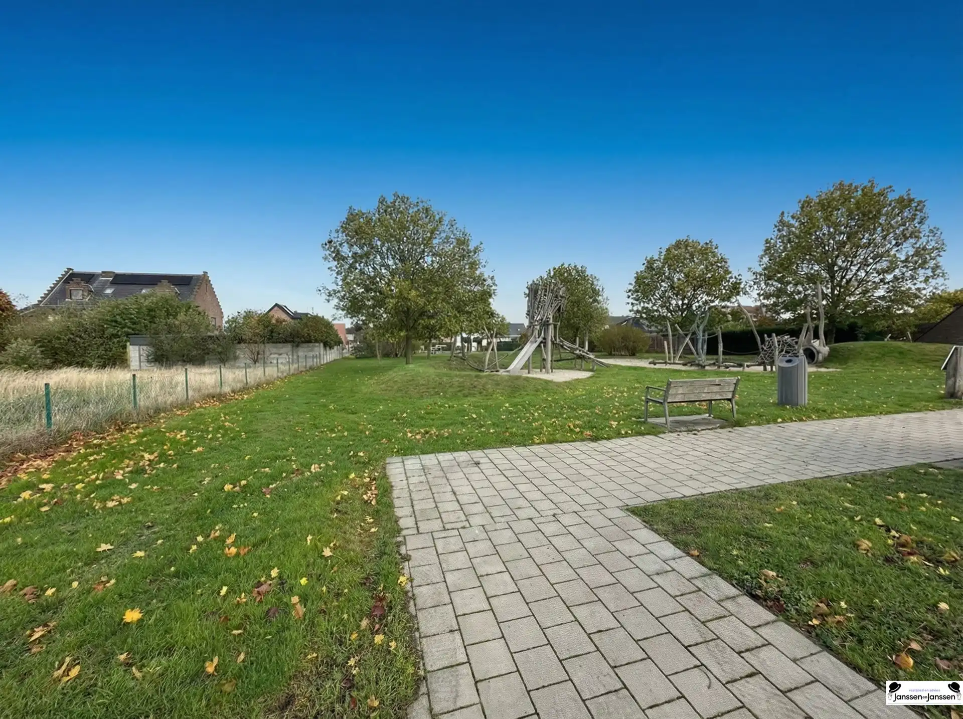 Mooi stuk bouwgrond voor halfopen bebouwing foto 2