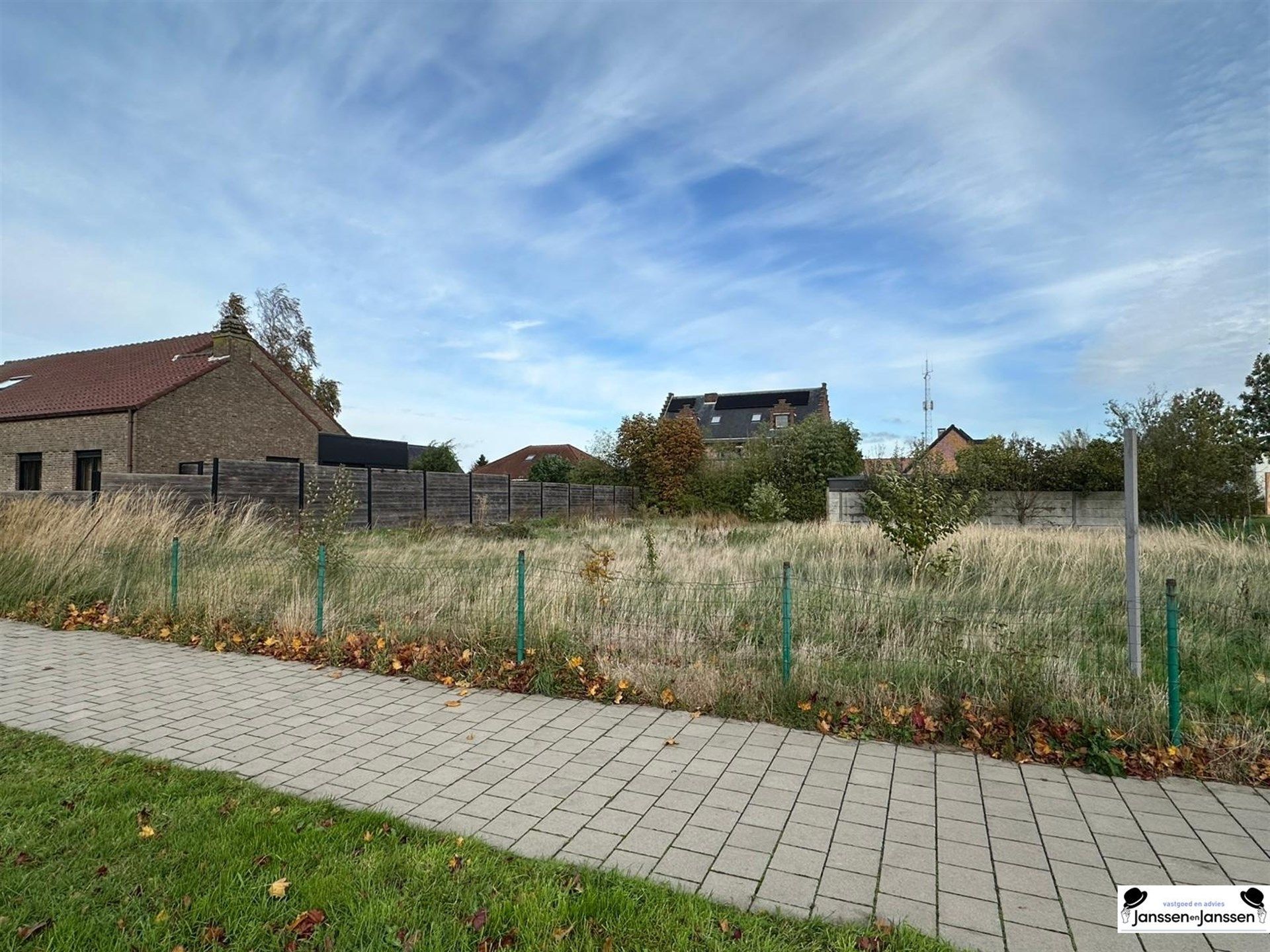 Mooi stuk bouwgrond voor halfopen bebouwing foto 2