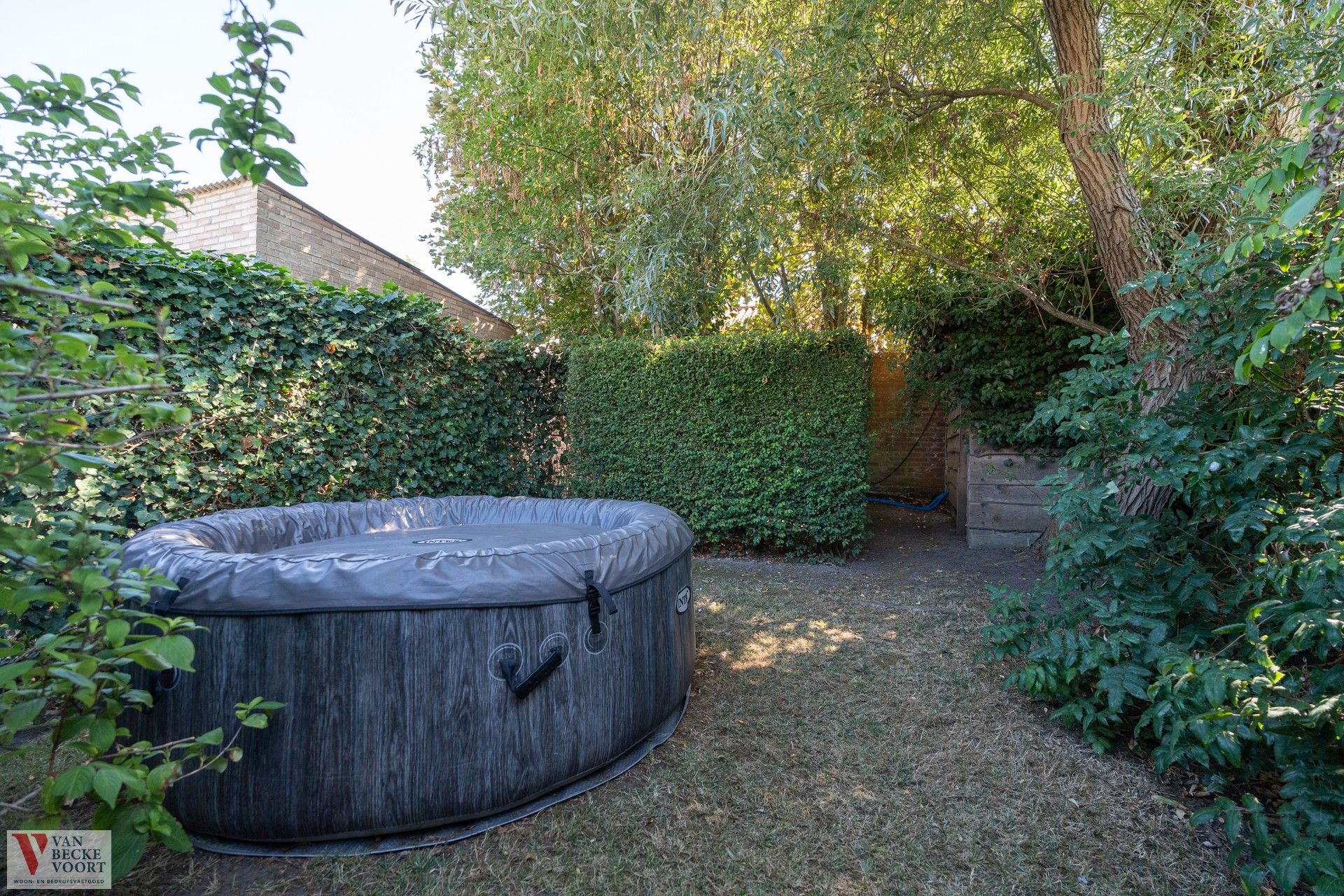 Authentieke charme en moderne luxe in hartje Mariakerke foto 18
