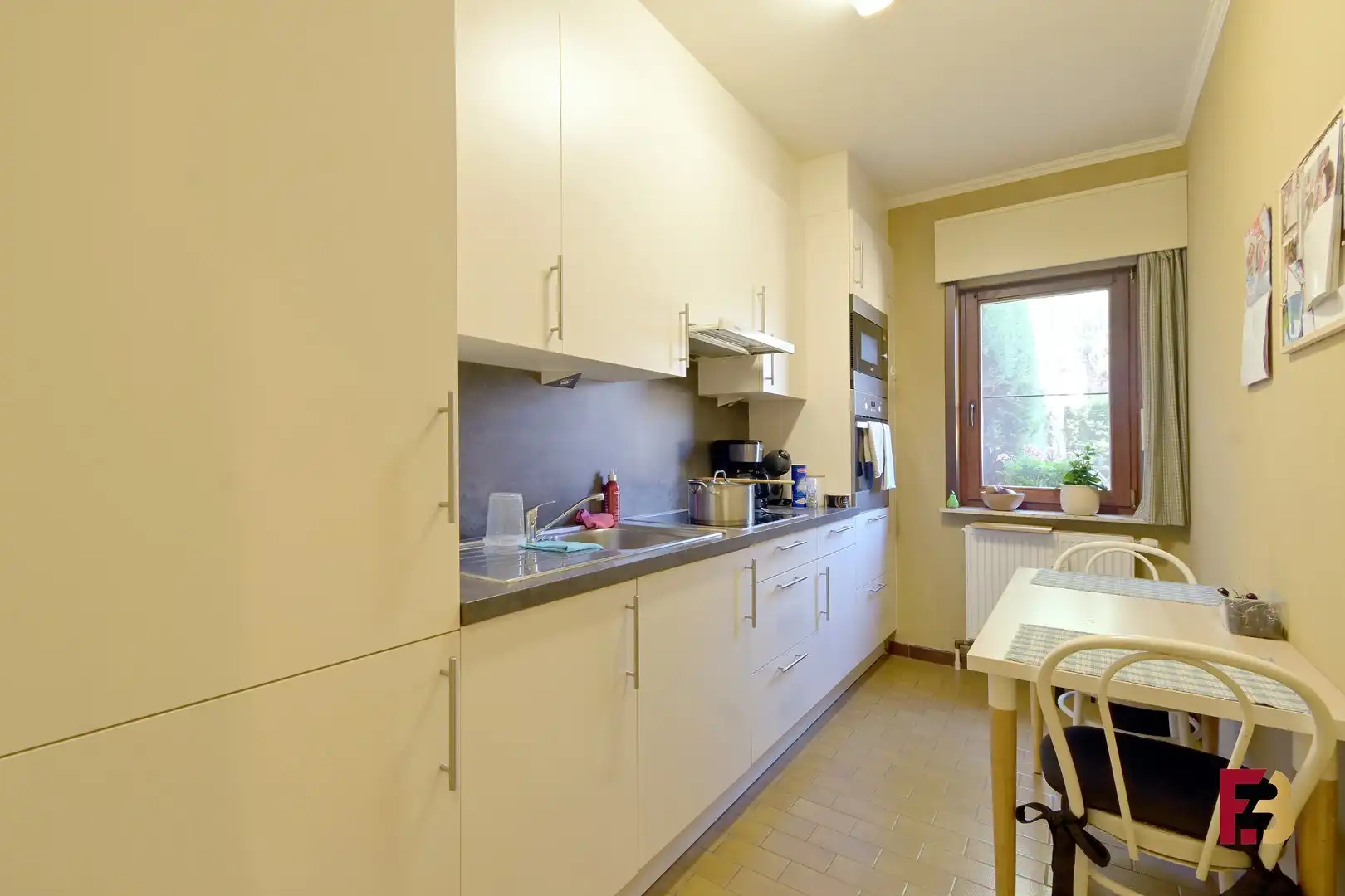 Comfortabel gelijkvloers appartement met privatieve tuin en garage op een rustige toplocatie in Gent foto 5