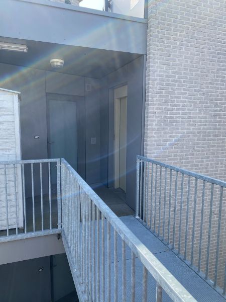 Dakstudio met parking centrum Geel! foto 11