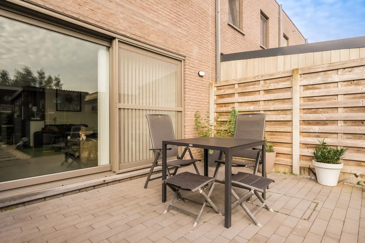 Lichtrijke recente stadswoning in rustige woonbuurt foto 8