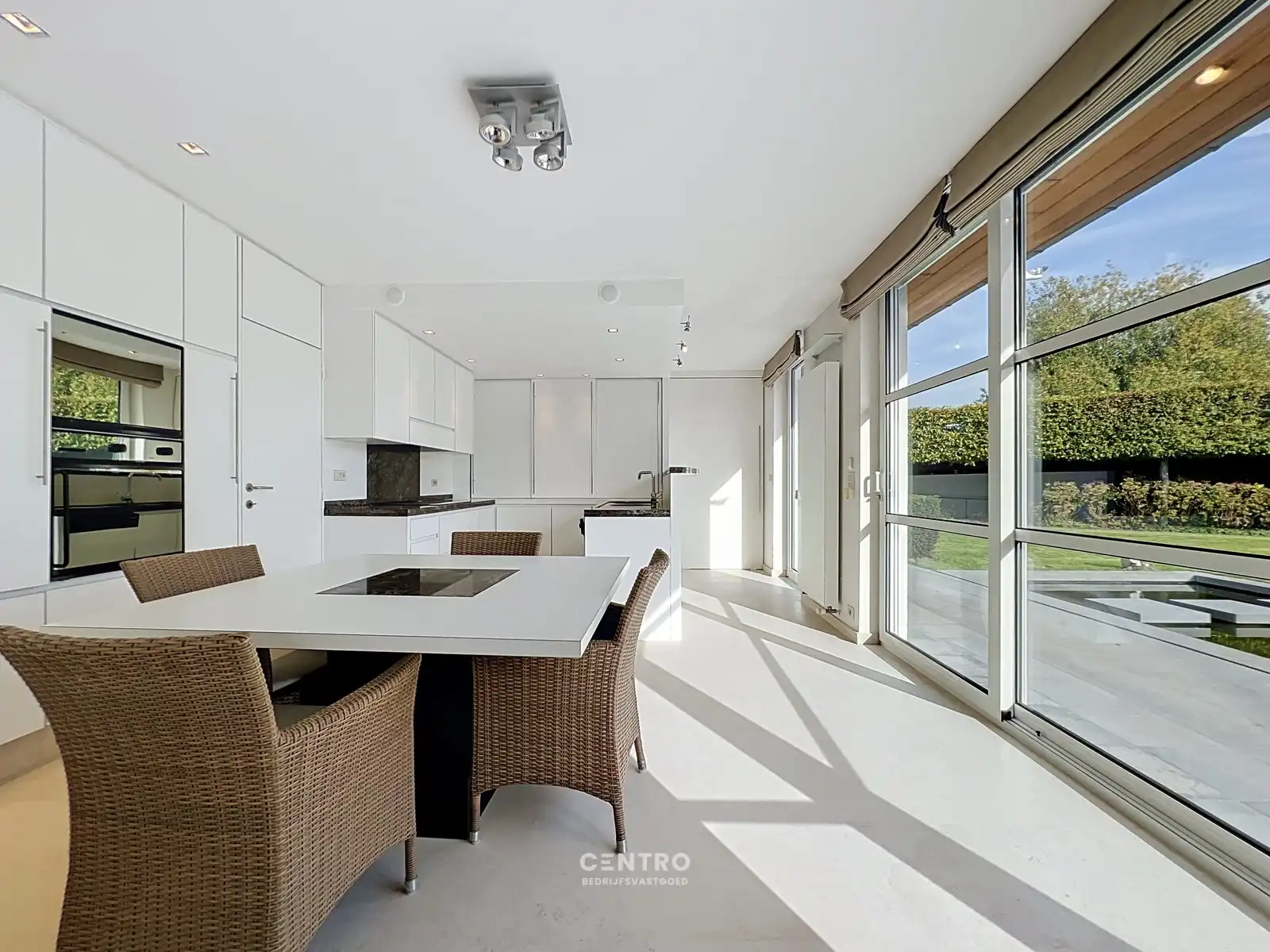 EXCLUSIEVE VILLA MET RUIME KANTOORVLEUGEL OP 1.191 M² – LUXE, RUIMTE EN VEELZIJDIGHEID! foto 7