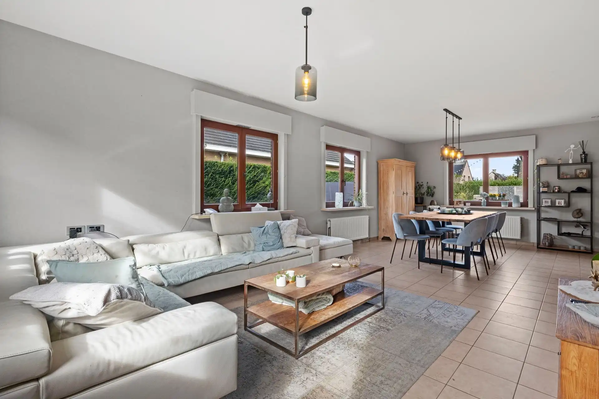 Open bebouwing op ruim perceel van 729 m² te Lokeren. foto 4