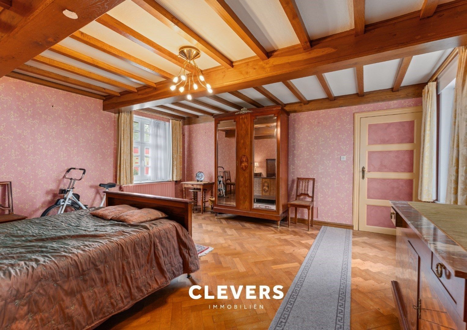 Exclusieve hoeve met betoverende tuin foto 19