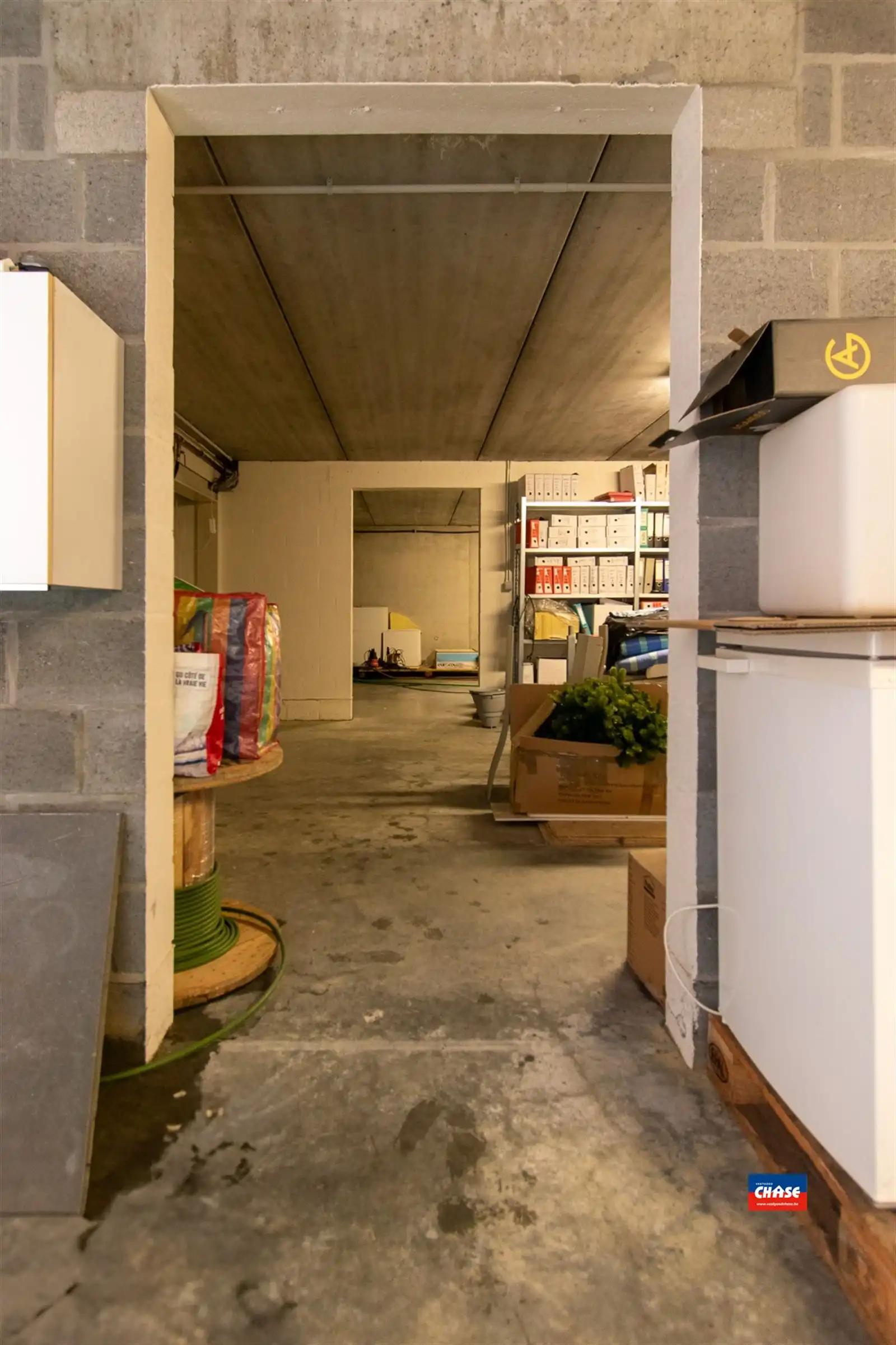 Gemengd gebouw met winkel, 2 appartementen, kantoor en magazijnruimte foto 39