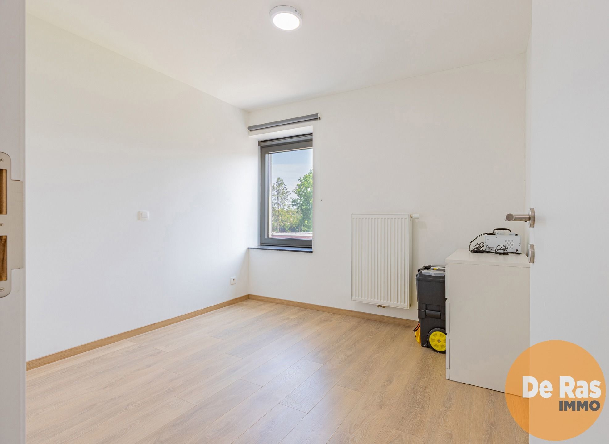 Herzele -  Totaal gerenoveerde woning met 4 slaapkamers, tuin en garage gelegen centrum Herzele foto 11