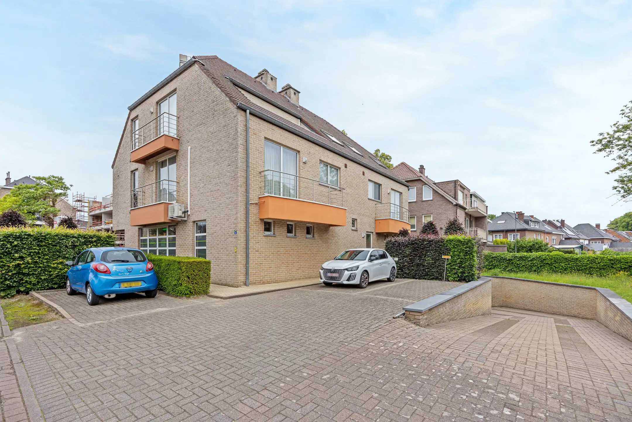 Centrale residentie met handelsruimte te Bilzen foto 36