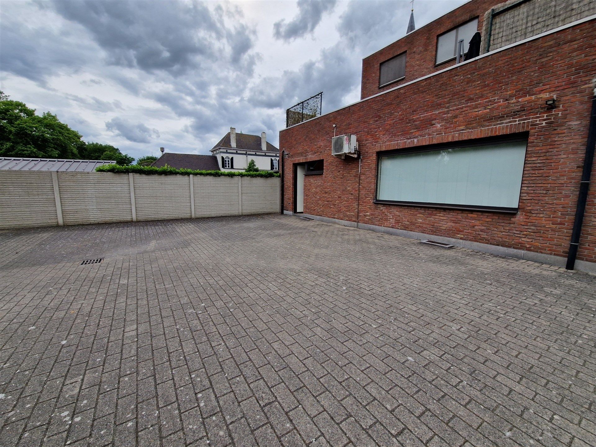 volledig ingerichte Kantoorruimte - handelspand van 179m²  foto 11