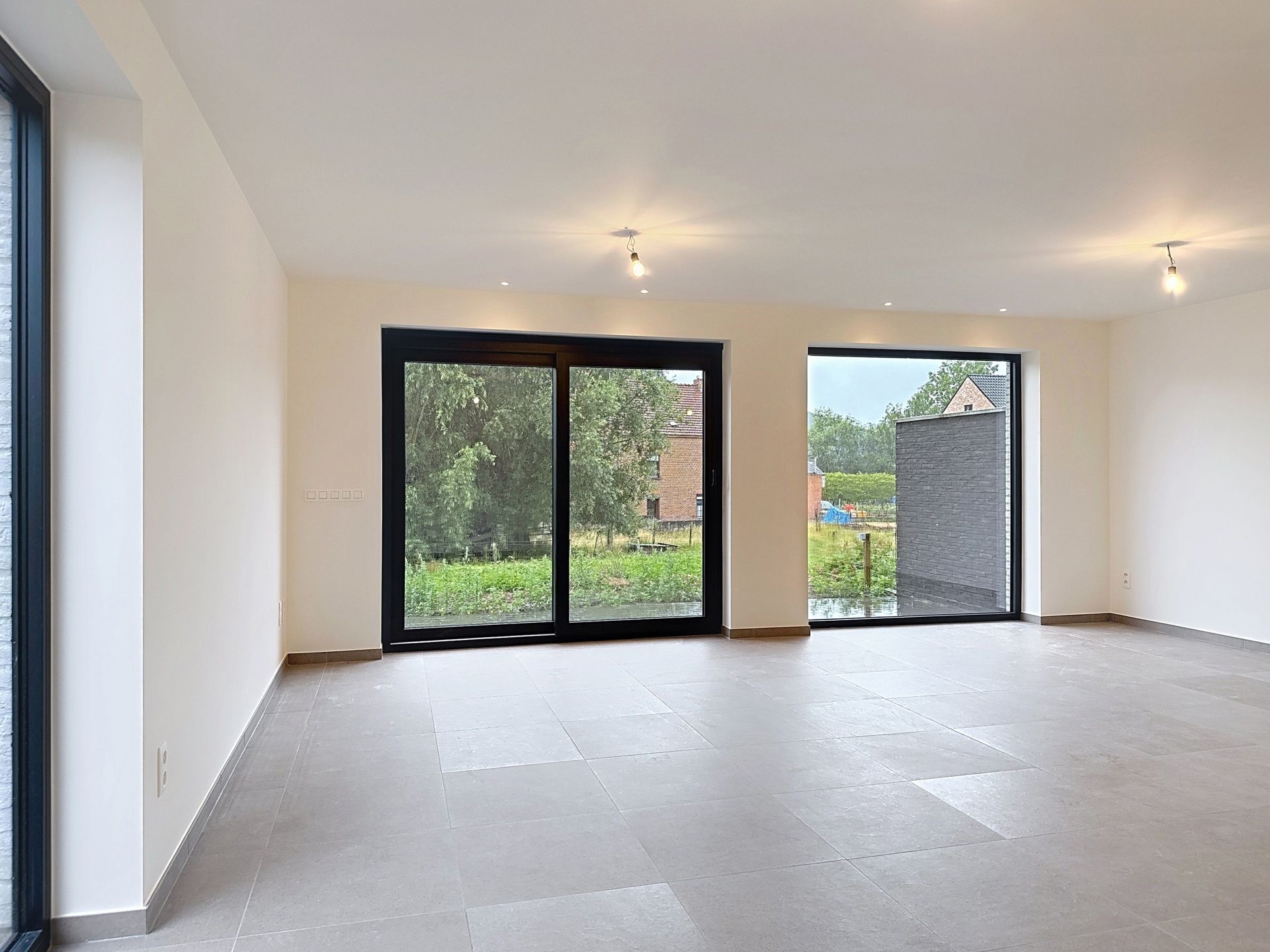 Energiezuinige nieuwbouwwoning met 3 slaapkamers en tuin foto {{pictureIndex}}
