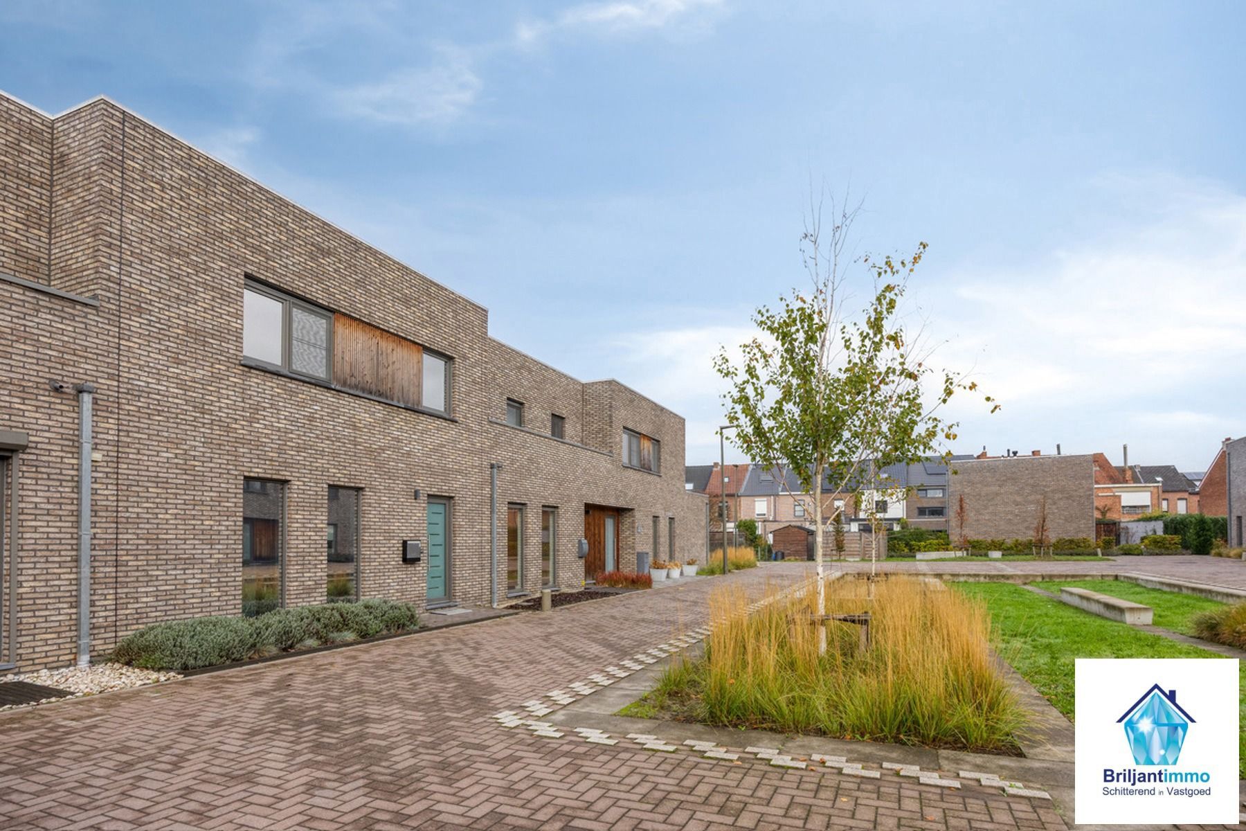 Nieuwbouw te Mechelen-Zuid met 3 slp, dubbele garage en tuin foto {{pictureIndex}}