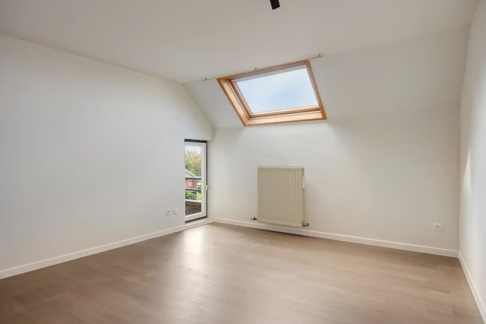  Ruim gerenoveerd appartement met 3 slpks en ruime zolderverdieping nabij het centrum foto 11