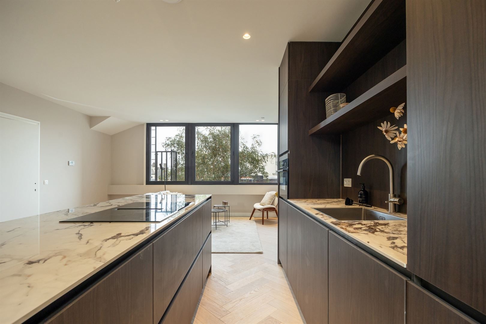 Renovatieproject met leuk terras foto 4