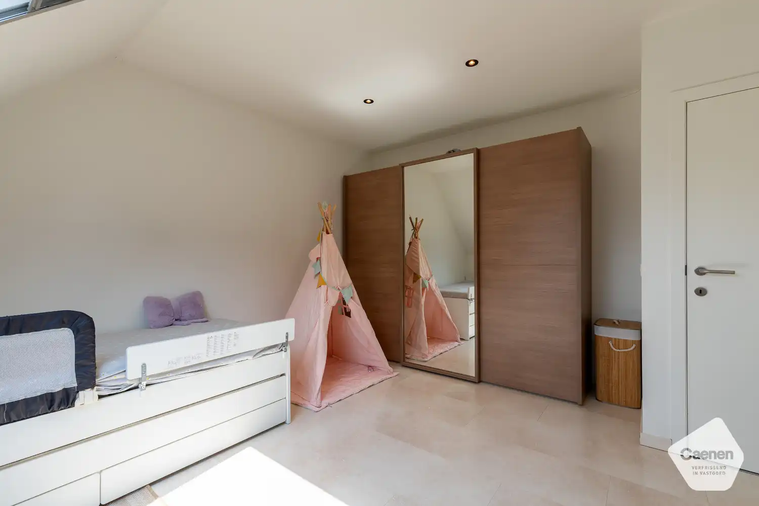 Uiterst gunstige en landelijke ligging te Torhout met 4 mooie slaapkamers & bureau op een perceel van 516 m² foto 14