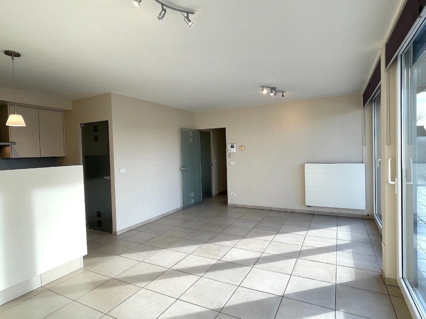 Uiterst lichtrijk appartement met heel groot terras en garage! foto 11