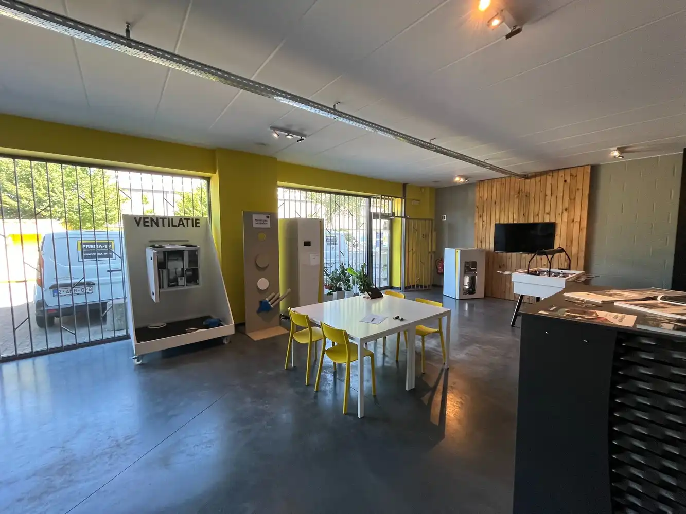 KMO-unit met kantoor foto 15