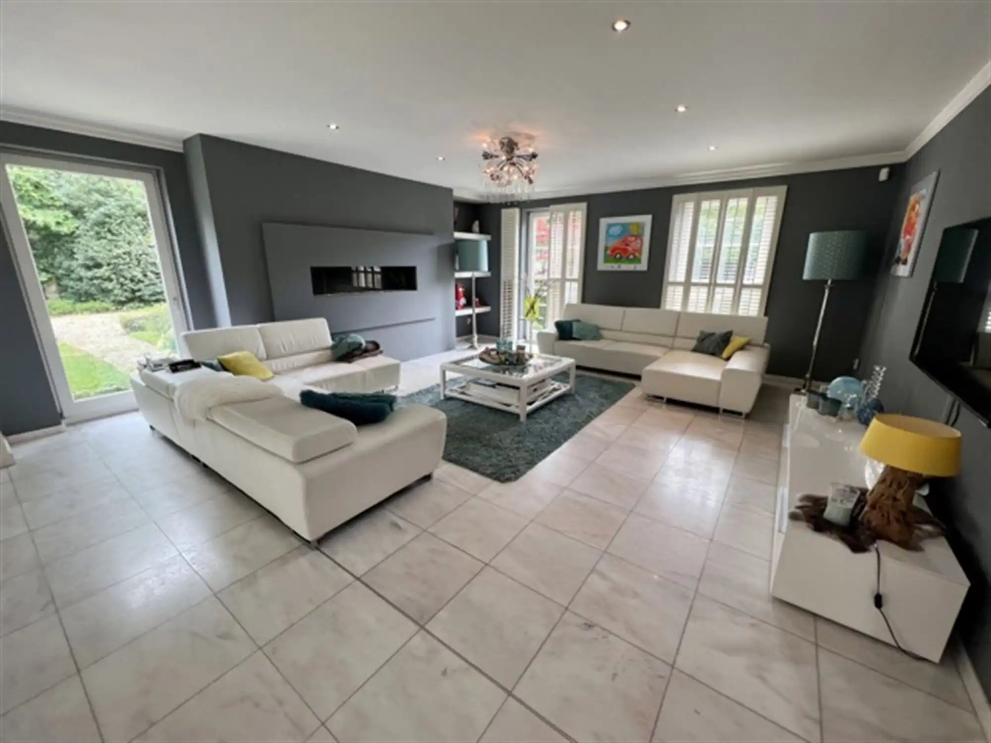 Villa met binnen en buitenzwembad foto 11