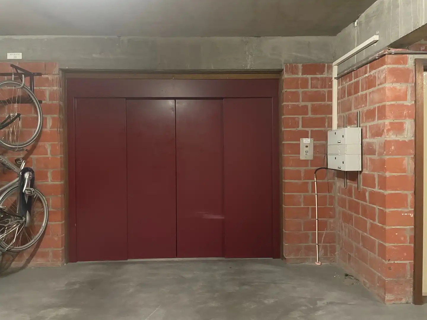 Staanplaats nabij het Heldenplein op het gelijkvloers foto 2