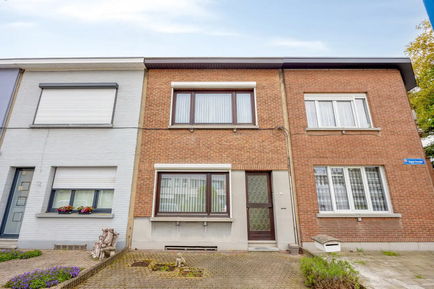 Te renoveren rijwoning met 3 slks en tuin. foto 3