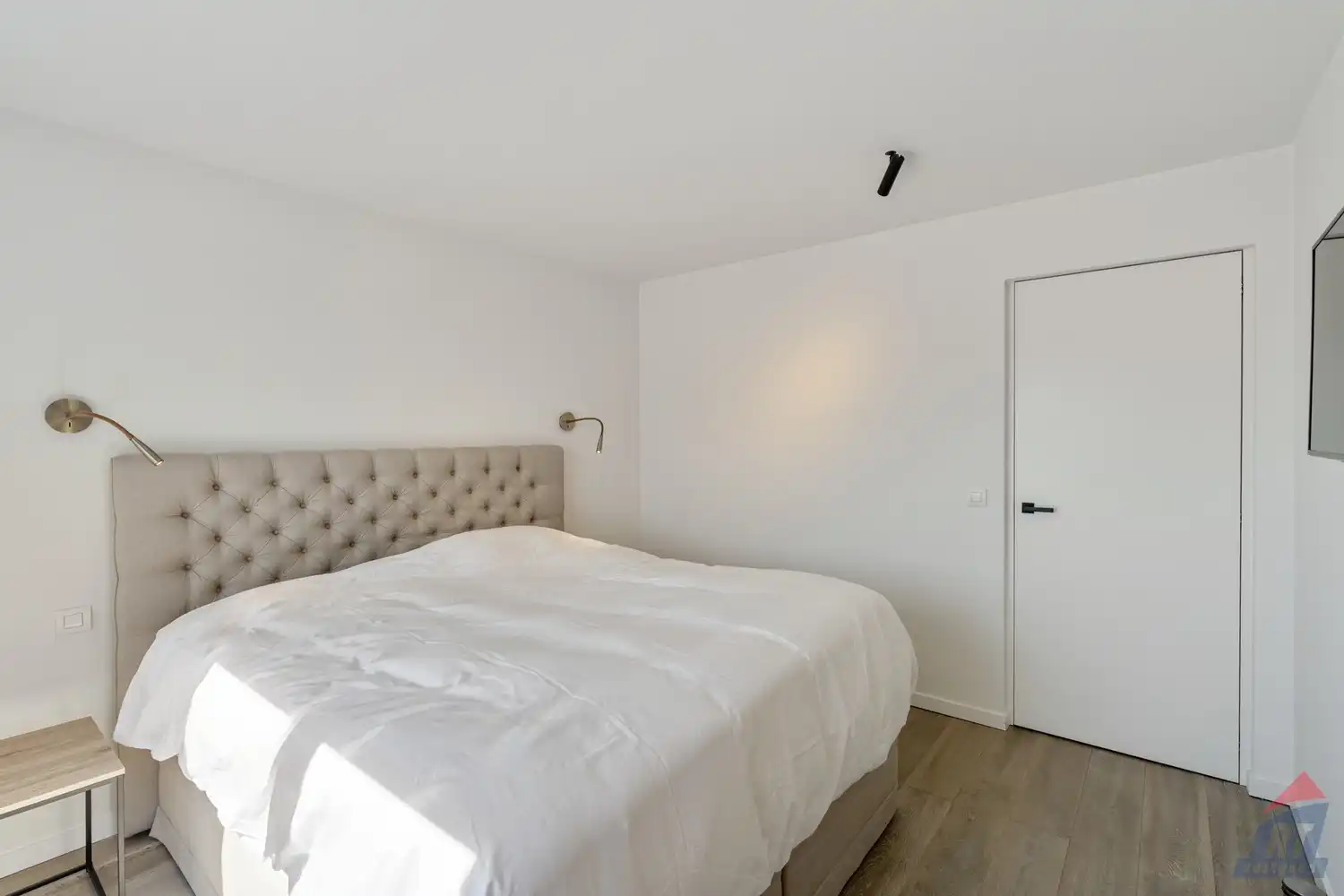 Exclusief penthouse met een indrukwekkend zonneterras van ruim 134 m² in Sint-Truiden foto 14