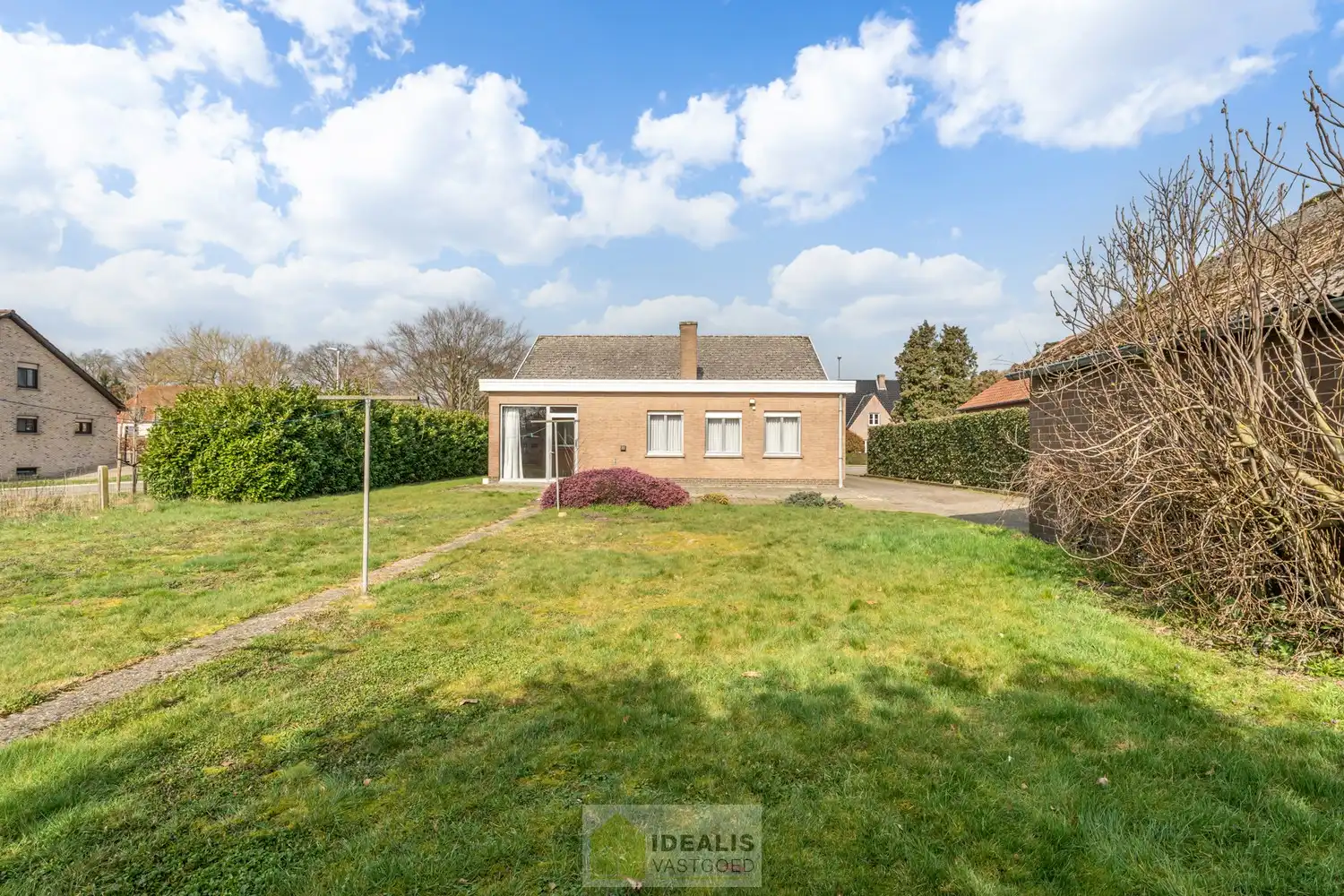 IDEALIS VASTGOED - OP TE KNAPPEN GEZINSWONING OP WANDELAFSTAND VAN CENTRUM! foto 27