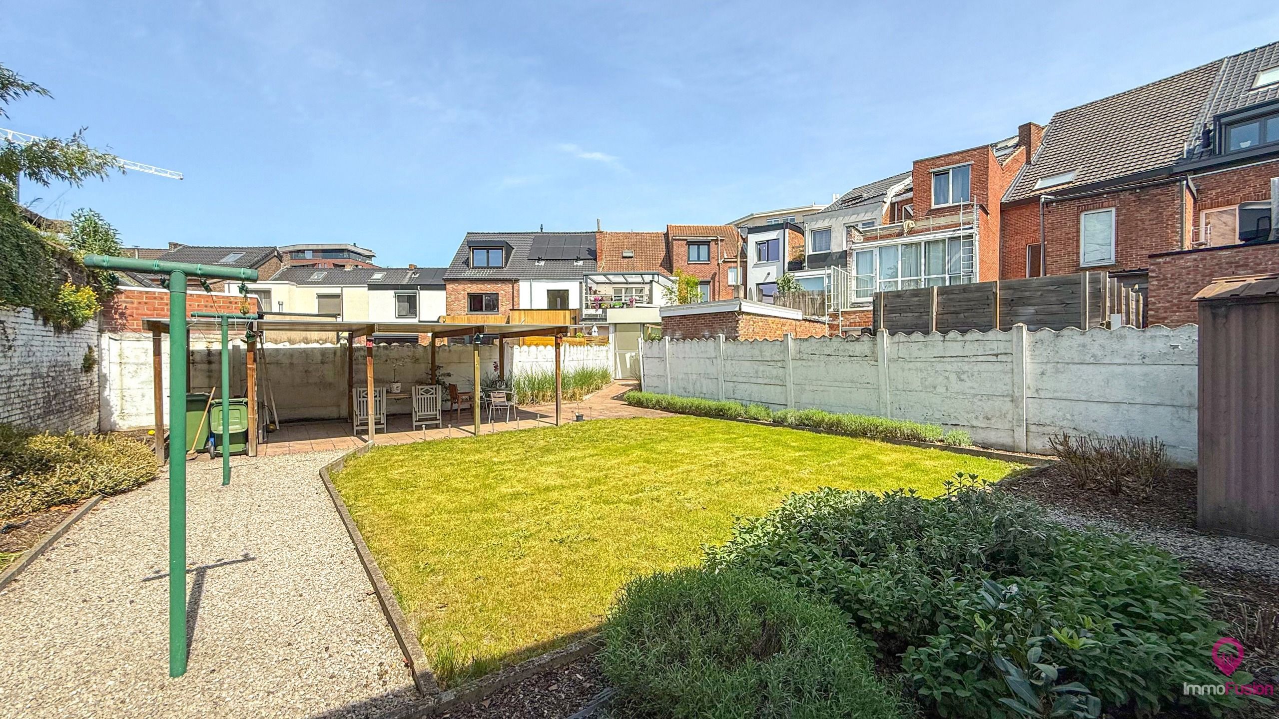 Instapklare woning met 4 slpks & tuin in hartje Hasselt! foto 2