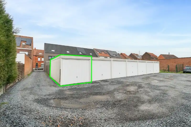 Recente halfopen woning met garage  te Heule foto 15