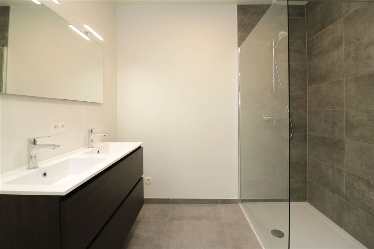 Nieuwbouwapp. met twee slpk, zuidterras op een gunstige ligging foto 23