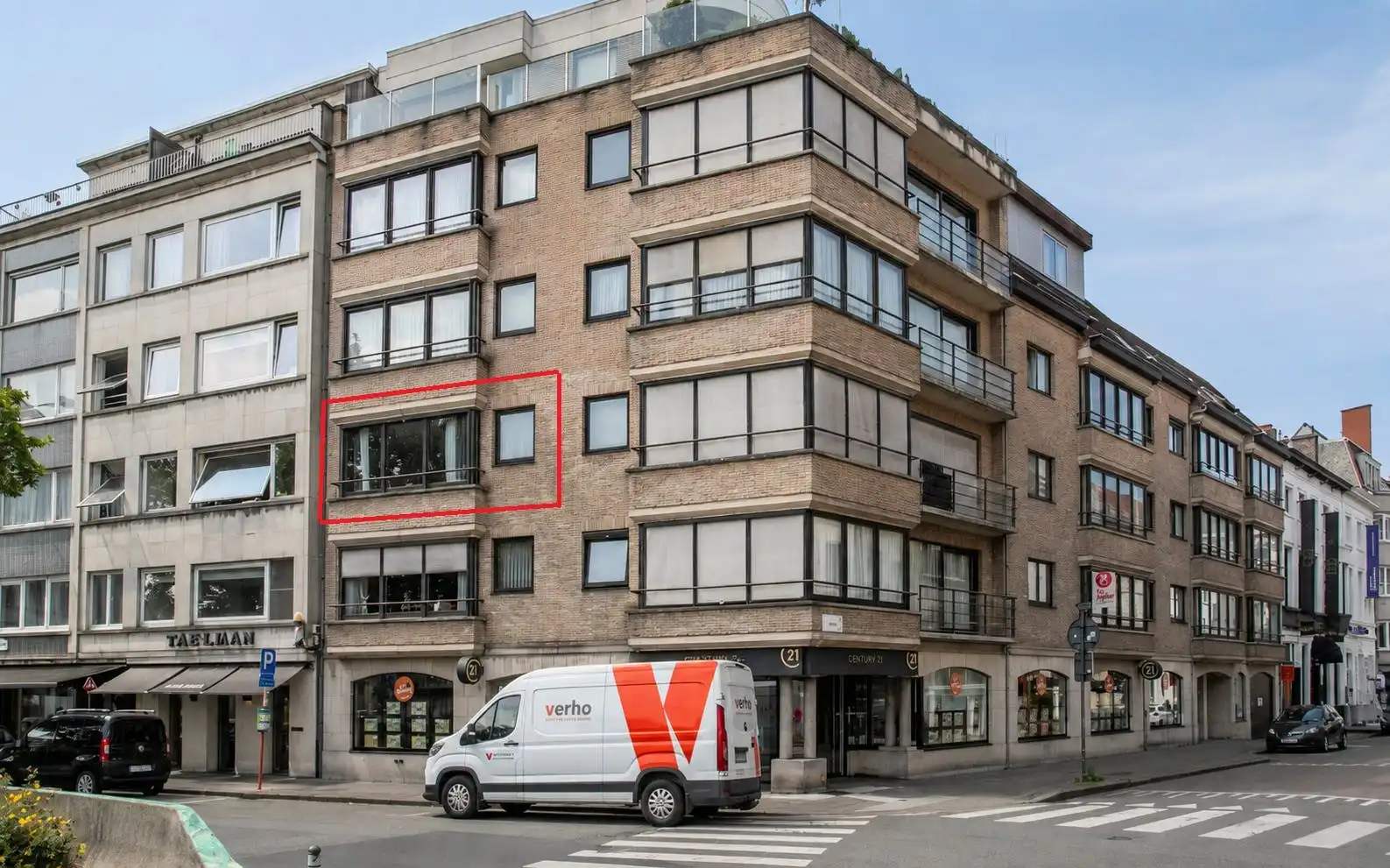 Verzorgd 2-slaapkamerappartement aan het Stationsplein foto 11