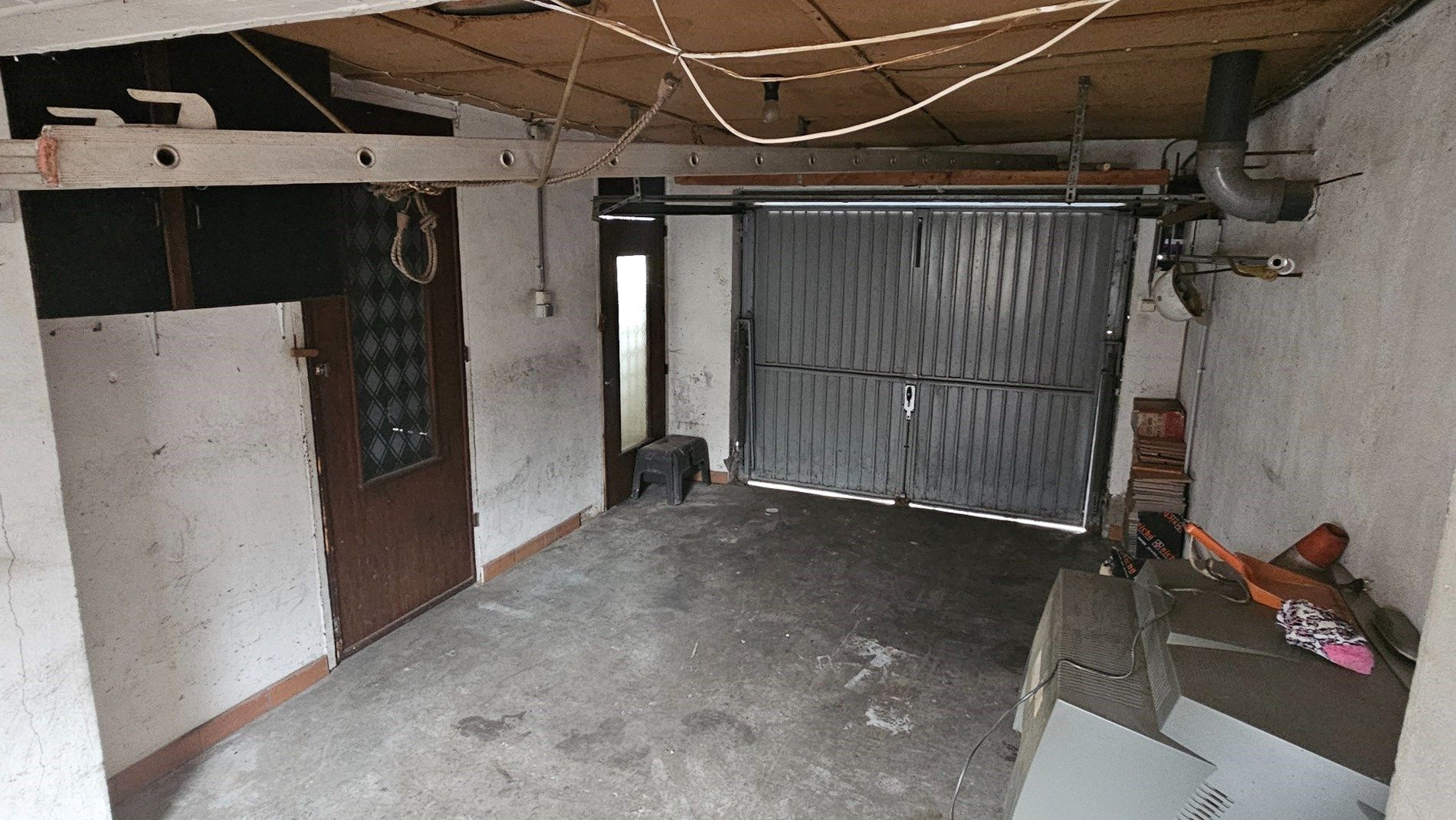 Renovatiewoning met 2 tot 3 slk, garage en koertje aan gunstige prijs foto 12