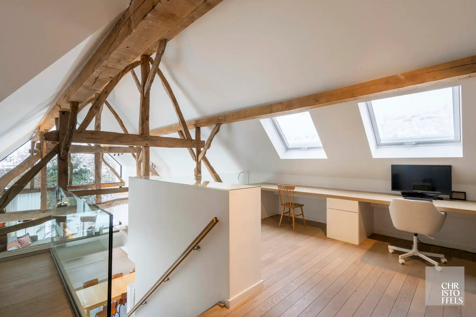 Exclusieve vierkantshoeve met buitenzwembad en vrij uitzicht op perceel van 3.213m² foto 15