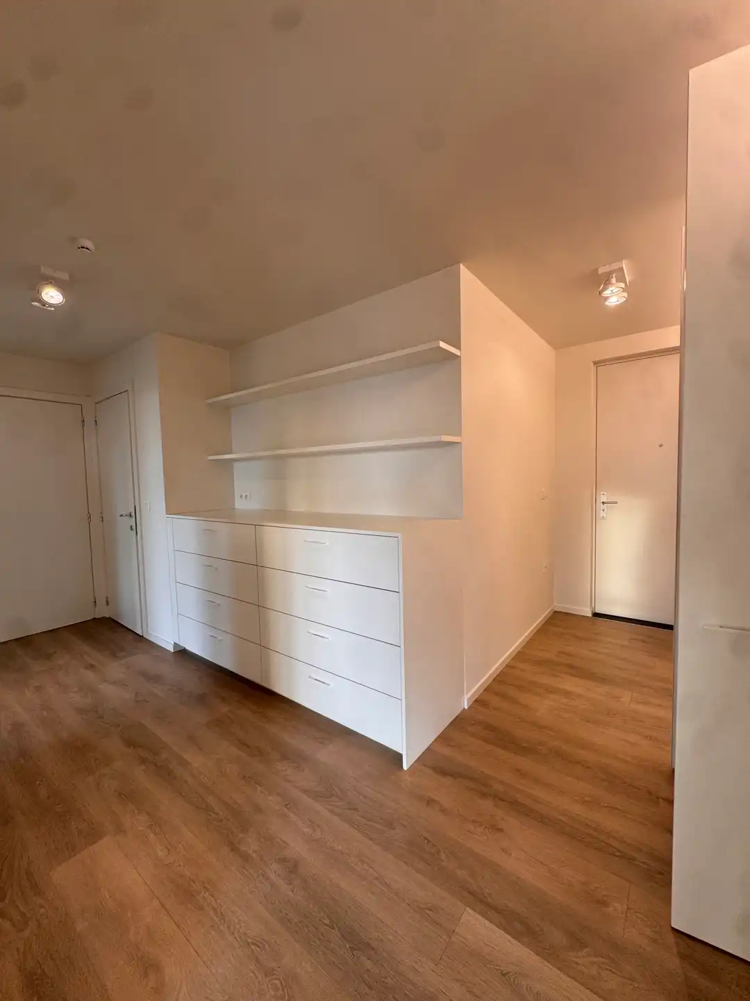 ANTWERPREN - Recent appartement met zicht op het water foto 2