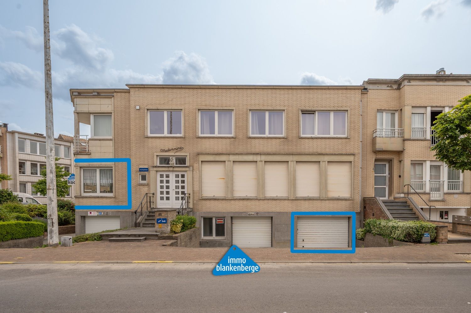 Zeer ruim appartement met grote garage op steenworp van Zeedijk, strand, zee en duinen. foto 2