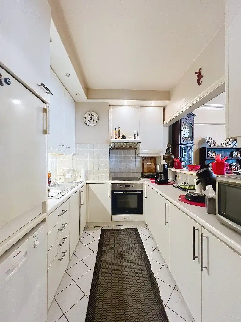 Op te frissen appartement met topligging aan het Marie-Joséplein. foto 8