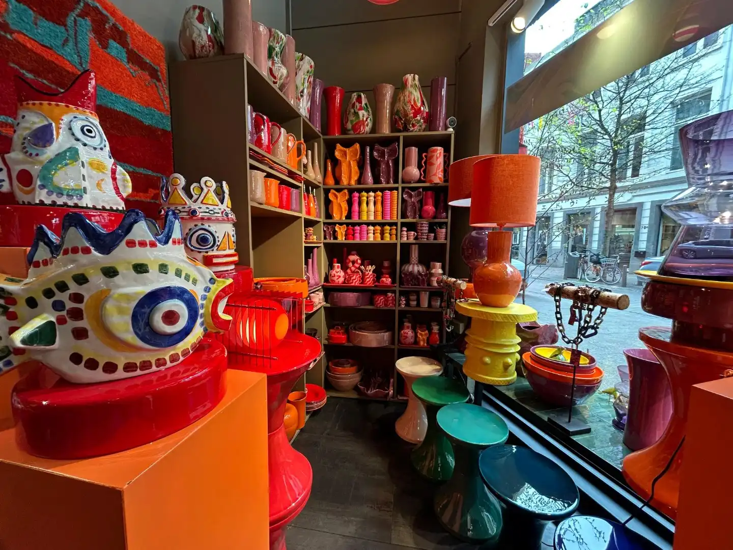 Veelzijdig hoekpand in trendy winkelbuurt foto 2