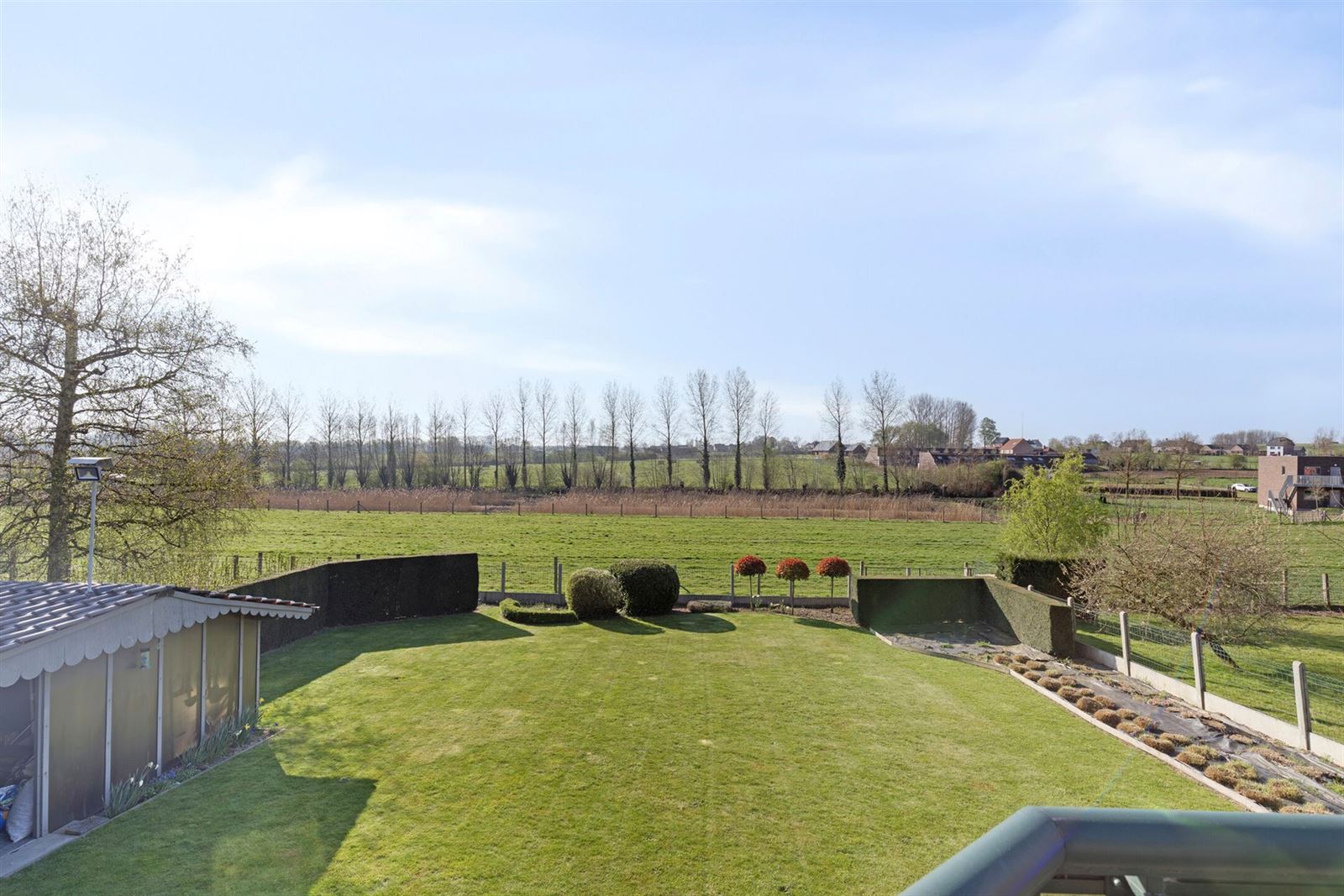 Ruime villa te huur in groene omgeving  foto 38