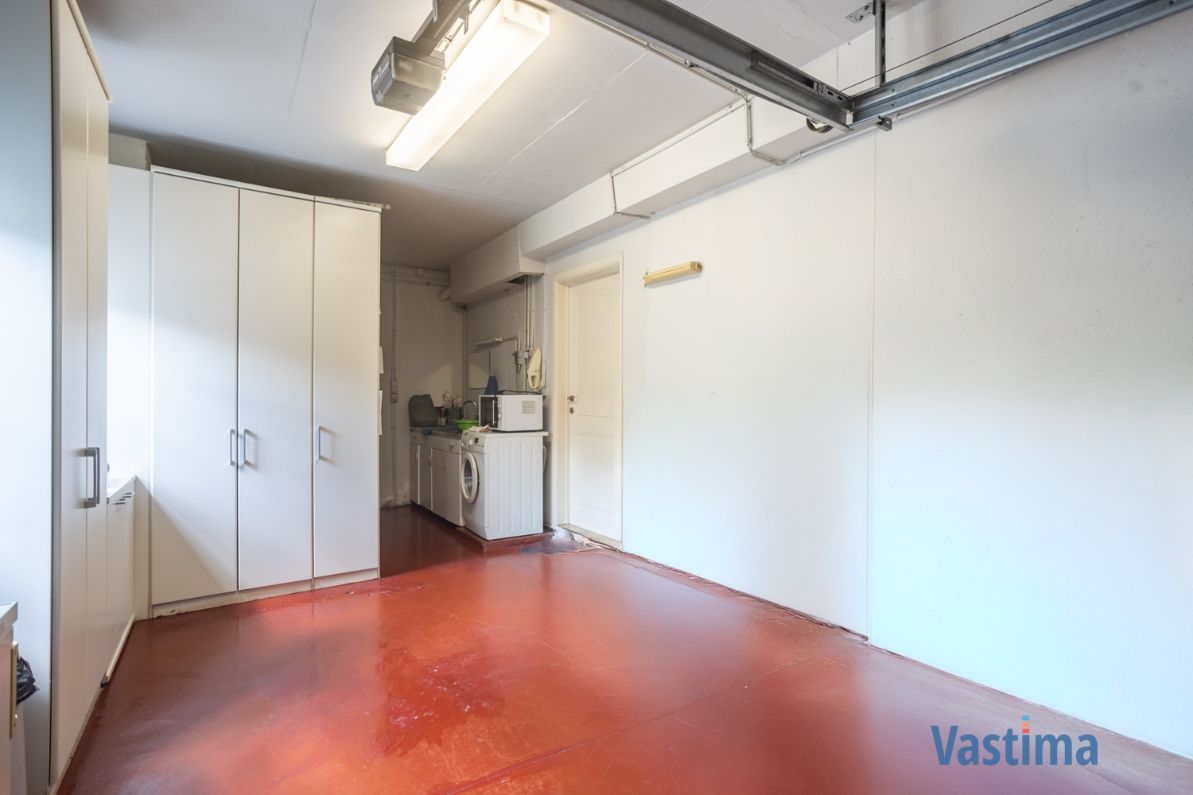 Halfopen gezinswoning met 3-4 slaapkamers en extra garage foto 26