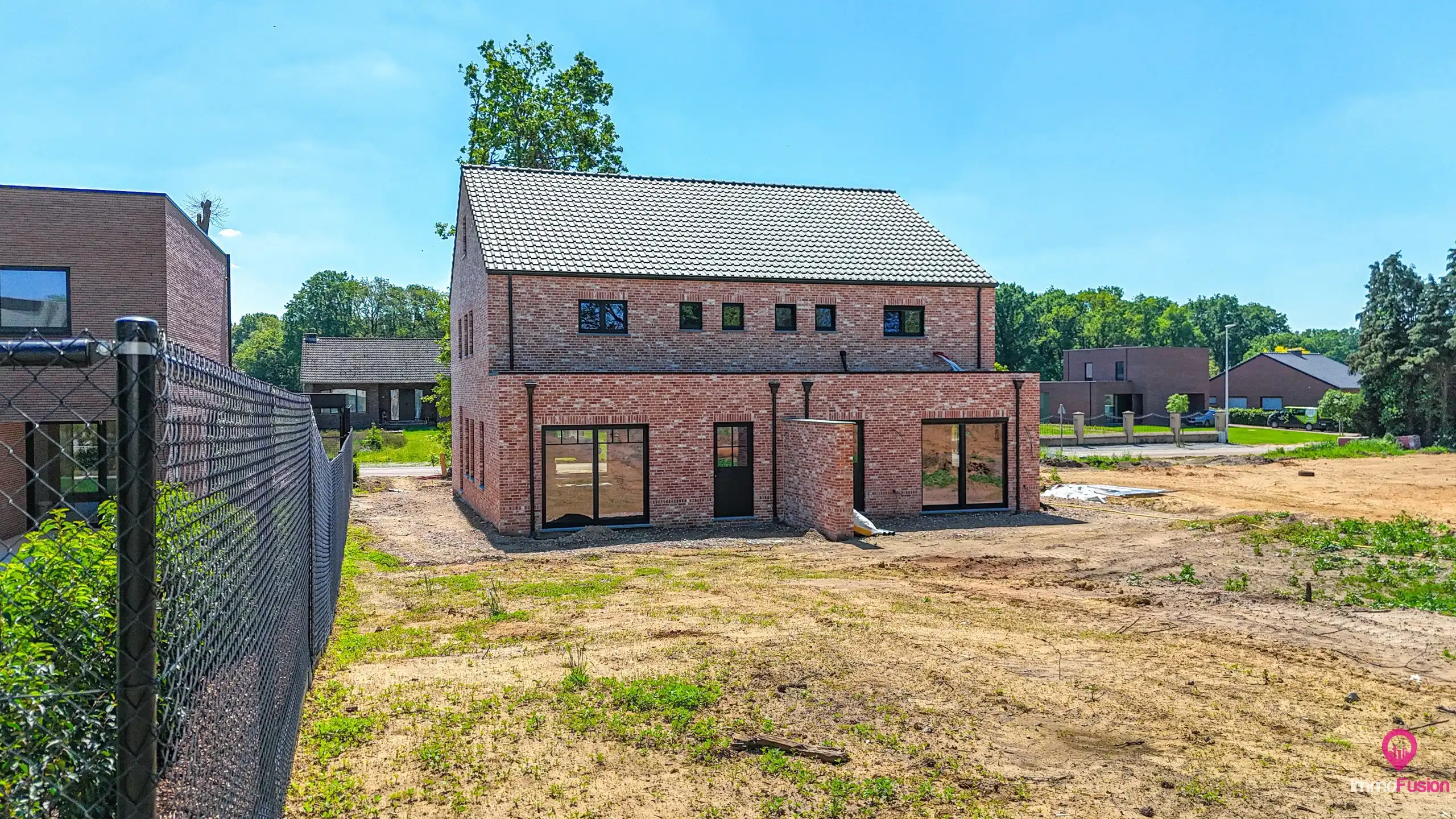 Prachtig gelegen casco woning met 4 slaapkamers! foto 18