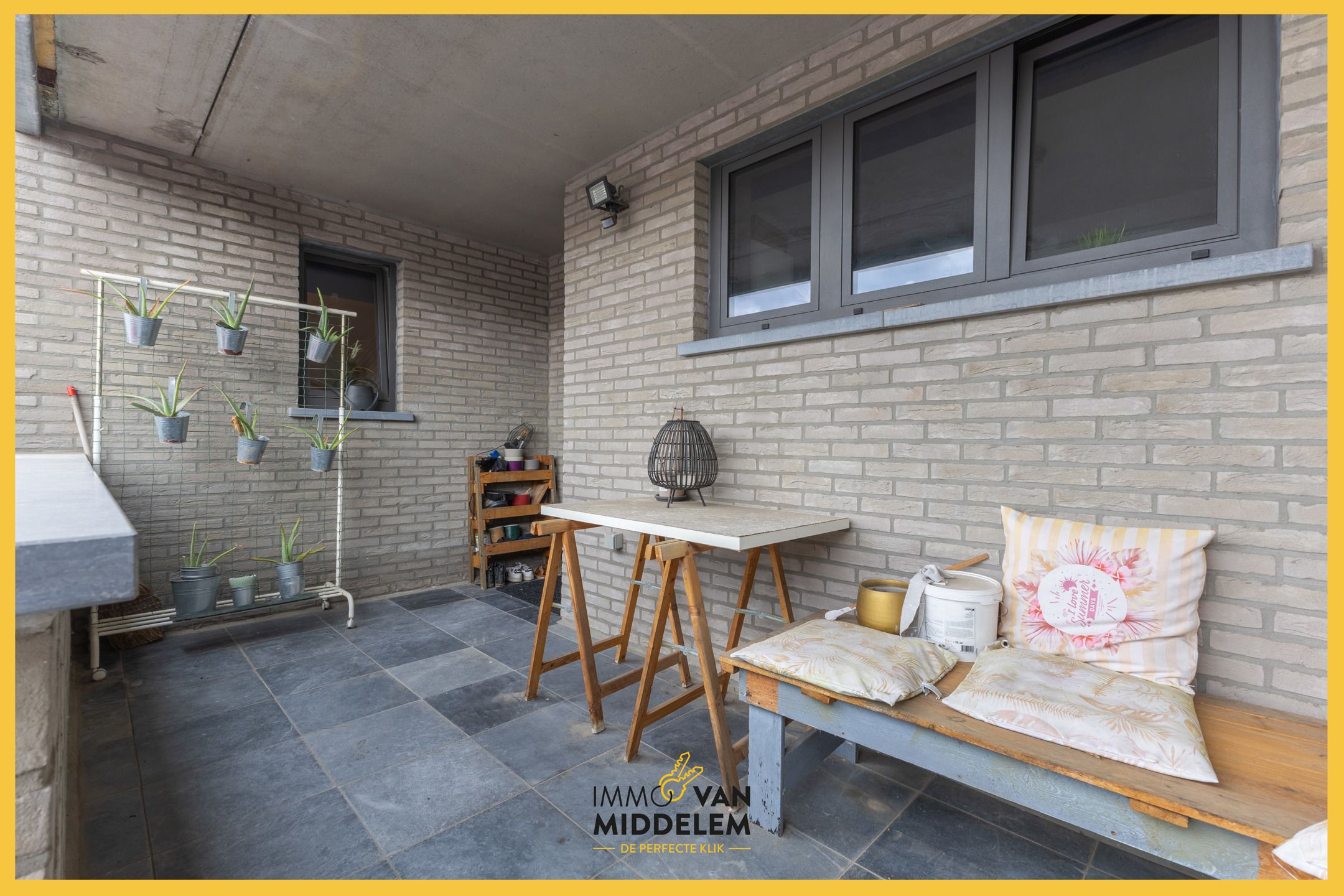 INSTAPKLAAR GELIJKVLOERS 2-KAMER APPARTEMENT, CENTRUM ESSENE foto 11