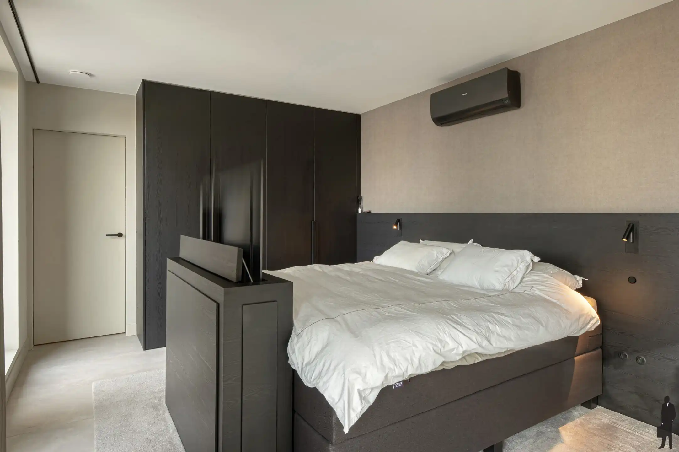 Zeer luxe afgewerkt nieuwbouw appartement van ca. 110 m² met uitzonderlijk ruim ZW-terras van ca. 70 m² in het centrum van Hoogstraten! foto 25