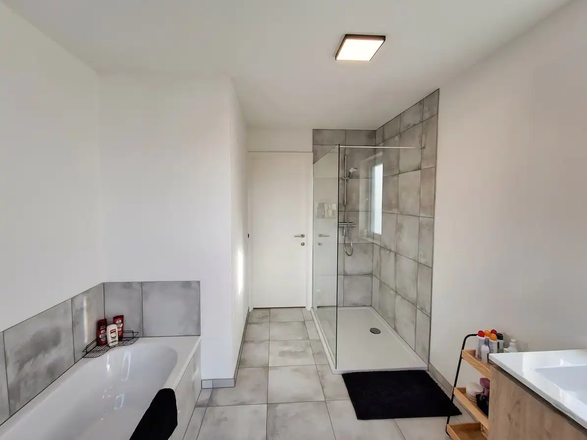 NIEUWBOUWWONING IN HARTJE POESELE MET 3 SLPKS, TUIN & CARPORT foto 9