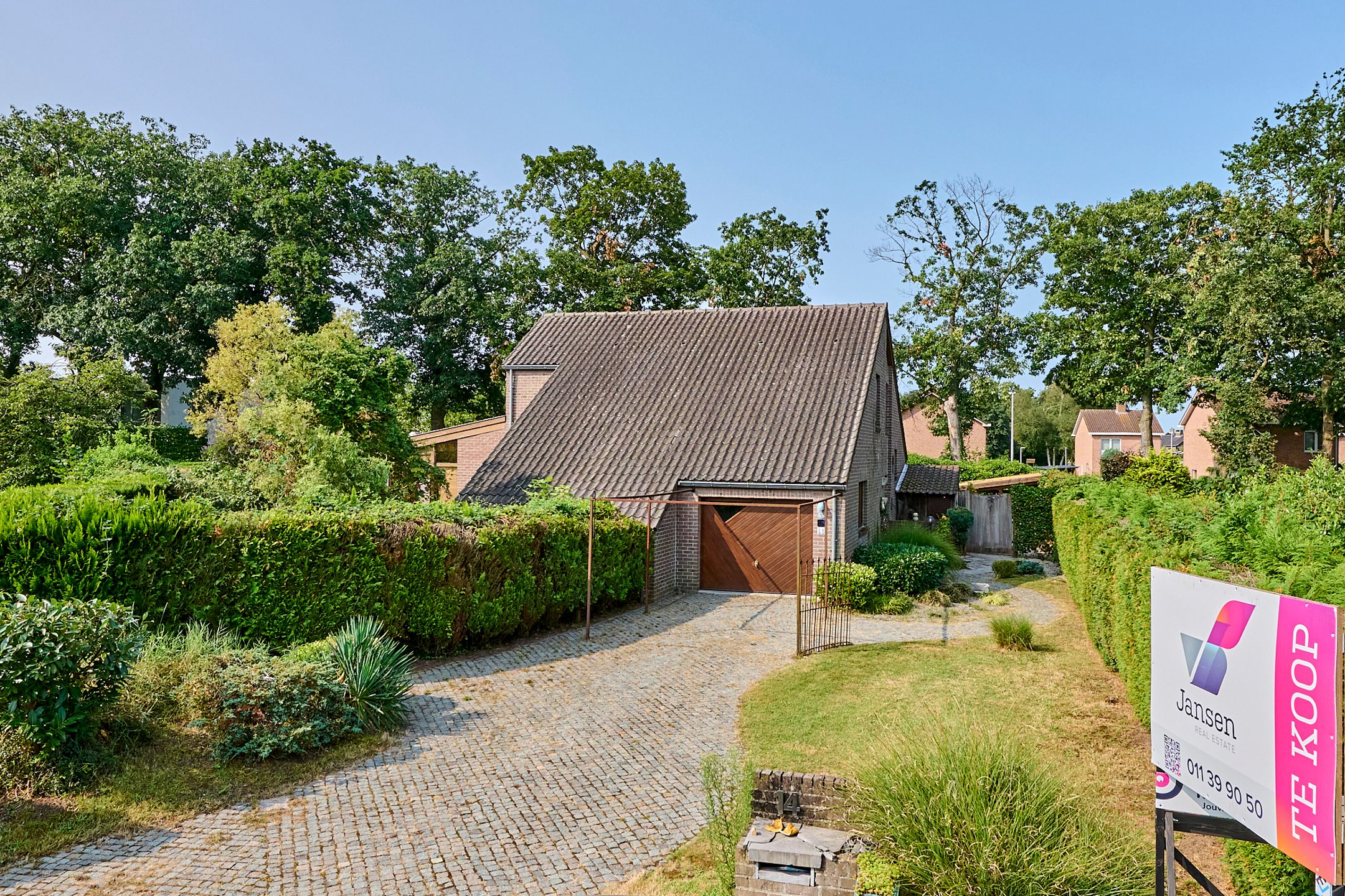 Gezellige villa met ruime tuin en 4 slaapkamers foto 1