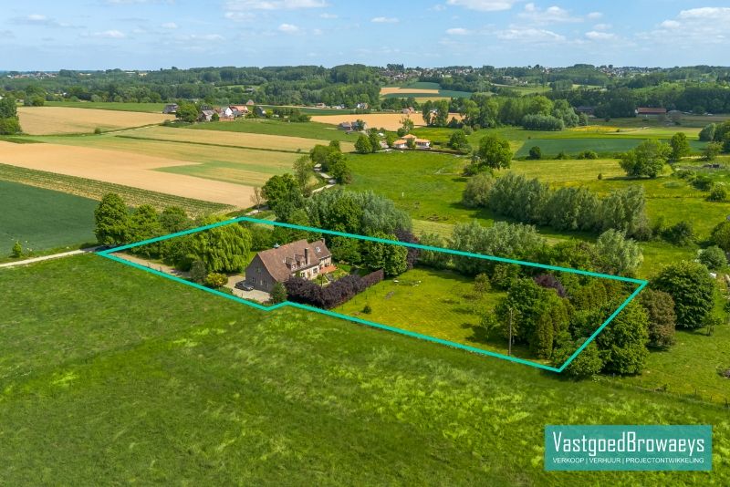 Hoofdfoto van de publicatie: Charmante fermette op unieke, idyllische locatie te midden van het groen